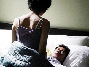 男女学生一起相嗟嗟，为何他们会这样？应该如何解决？